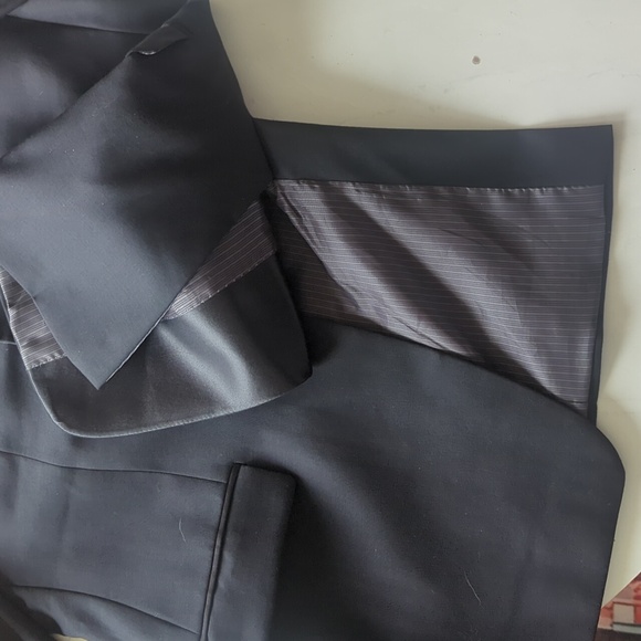 Calvin Klien tuxedo jacket - Picture 9 of 11